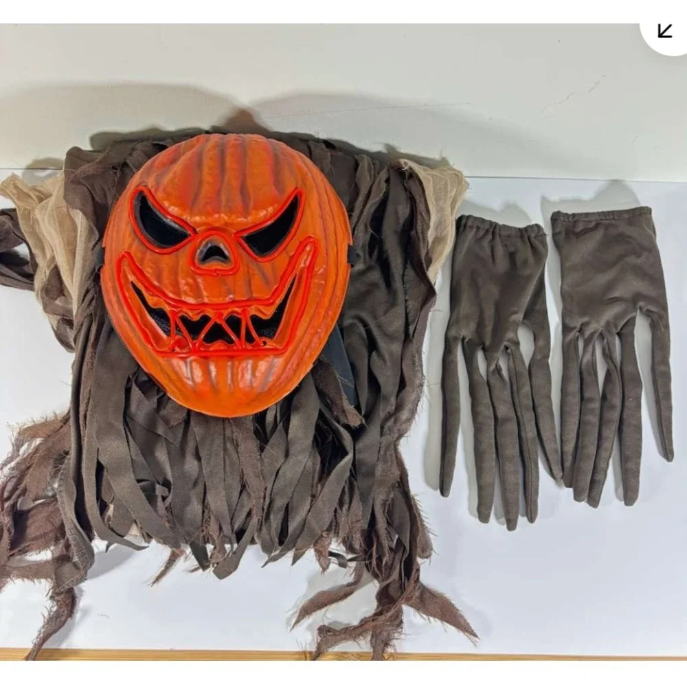 Spirit Halloween Light  Jack-o-Lantern Costume Light Up Mask Child Large 12-14